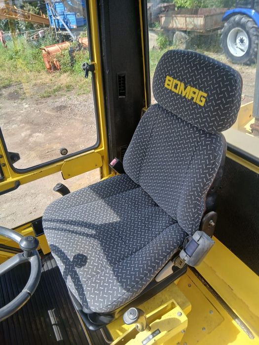Walec Bomag, BW151 AD-2