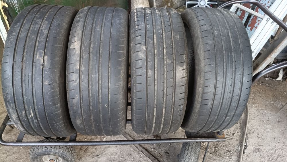 235.45.18 Goodyear  opony 3,5-4 mm  320zl komplet