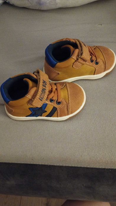 Buty wiosenne dla małego kawalera r.20