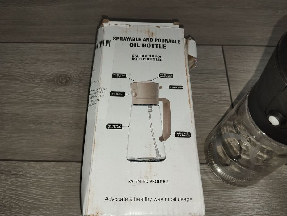 Butelka ze spryskiwaczem na olej