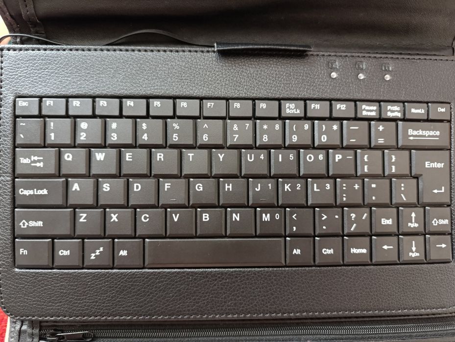 Чохол клавіатура для планшета в чохлі