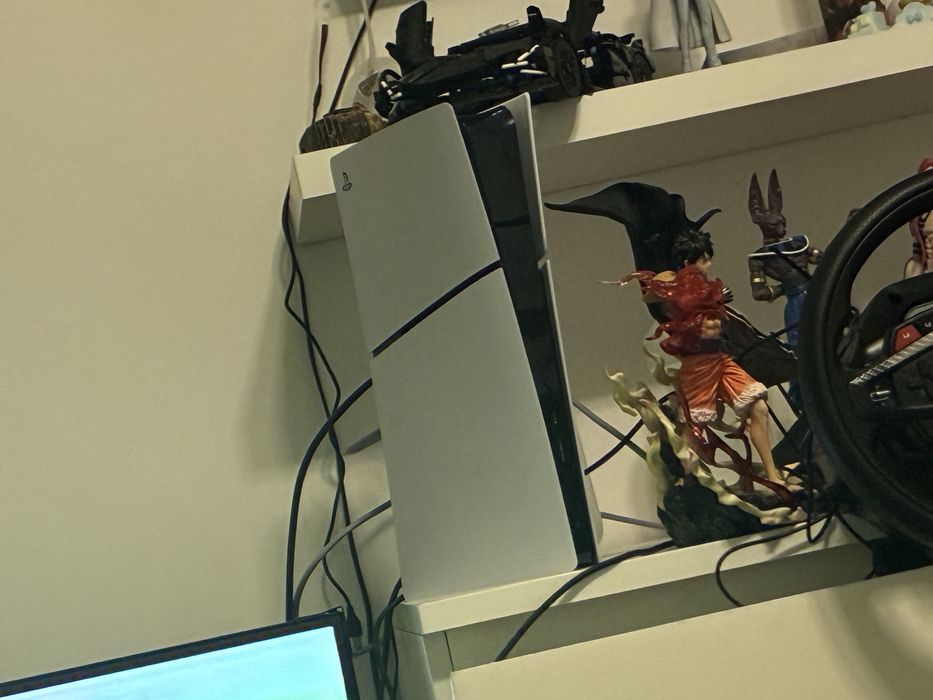 Vendo playStation  5 com 1  comando  e com a caixa original