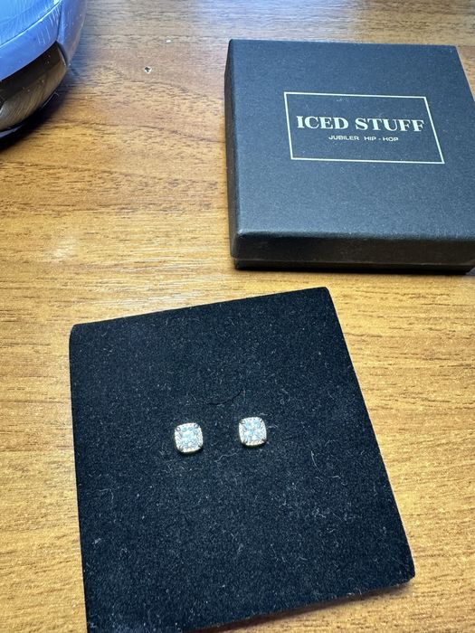 Срібні сережки-гвоздики Iced Stuff колір біле золото як нові
