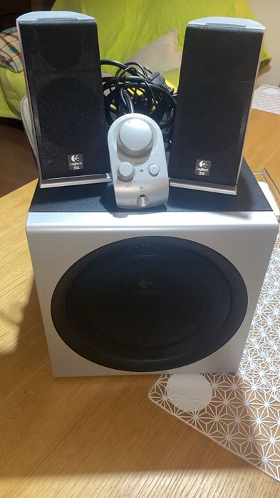 Colunas de som tipo cinemas como novo