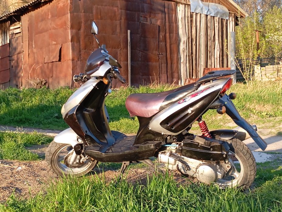 Продам скутер дефіант велон 125 кубів