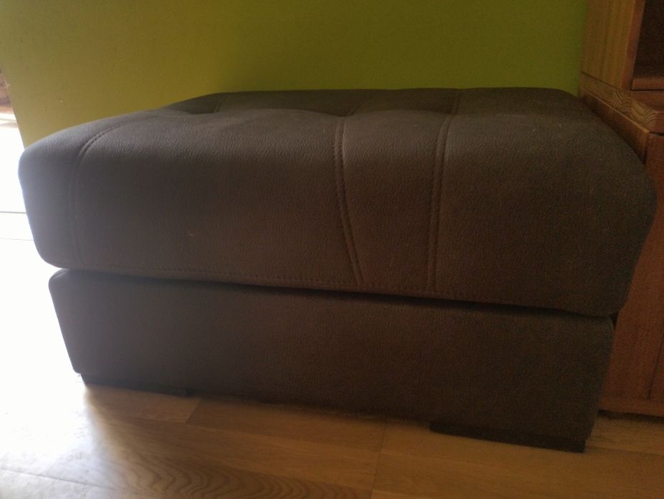 Conjunto Sofá 3 lugares, com chaise longe 3 pufs