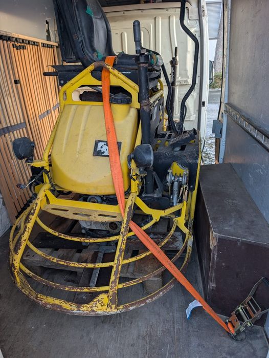 Затирочна машина для шліфування бетону стяжки вертольот