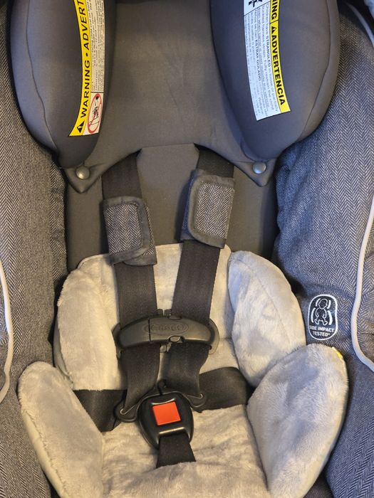 Fotelik samochodowy dziecięcy Gracco SnugRide z bazą