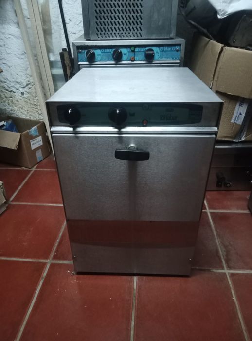 Vendo máquina de lavar loiça industrial