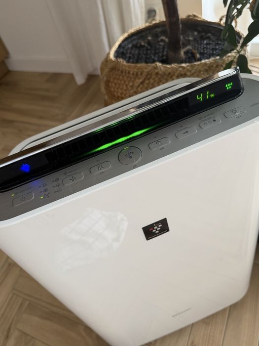 Sharp KC-D50EU-W z funkcją nawilżania jak nowy