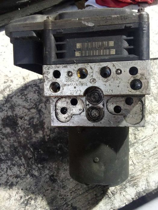 Блок керування ABS W211 W219 OM642