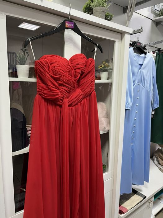 Вечернее женское платье