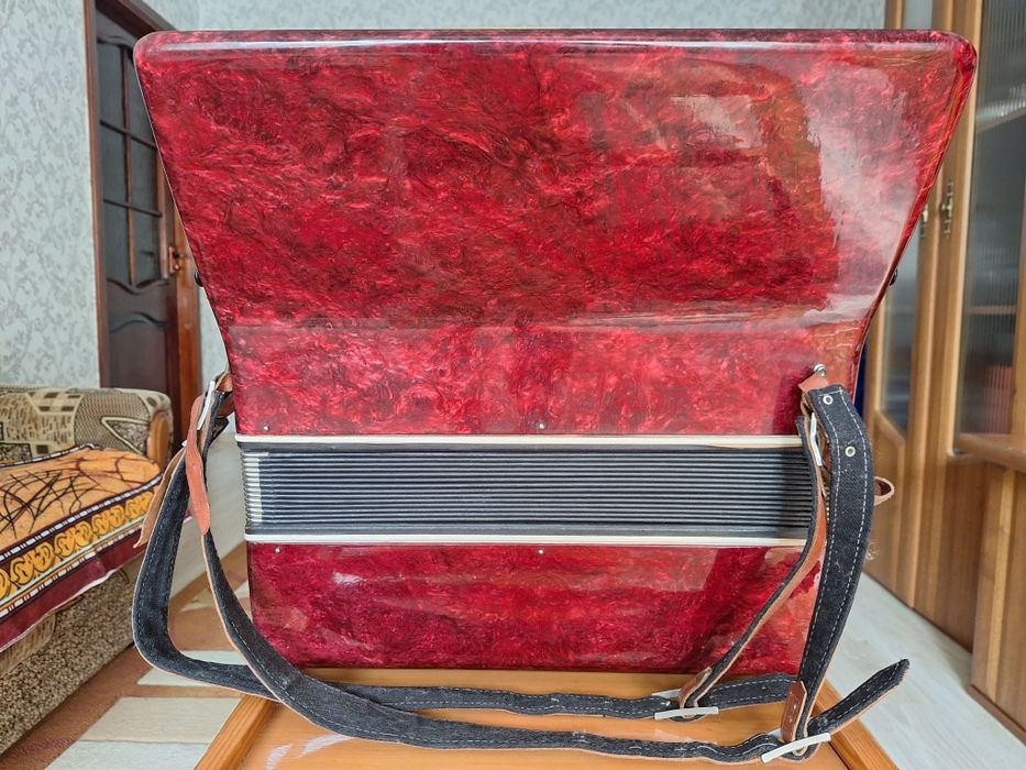 Продам аккордеон