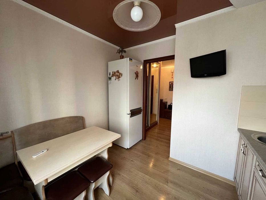 Продаж 3-кімнатної квартири, парк Гагаріна (213-261-527)