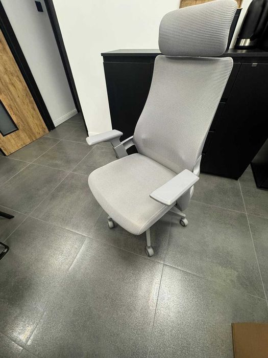 Fotel obrotowy biurowy siwy