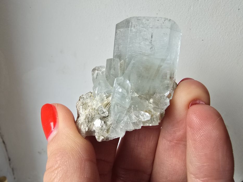 Akwamaryn naturalny duży kryształ, kamień , minerał