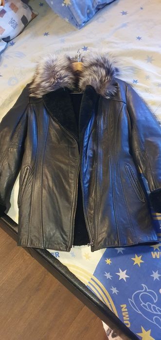 Тепла шкіряна куртка