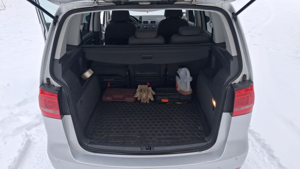 Продам wv  Touran 2.0 TDI  2011 року .