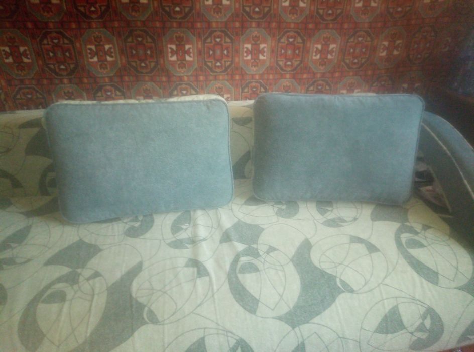 Продам подушки 2шт.