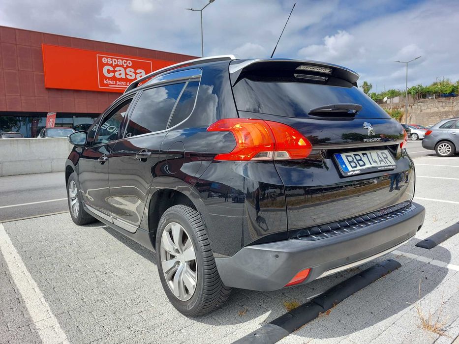 Peugeot 2008 1.2 VTi Allure | Teto Panorâmico | Estimado & Revisão em Dia