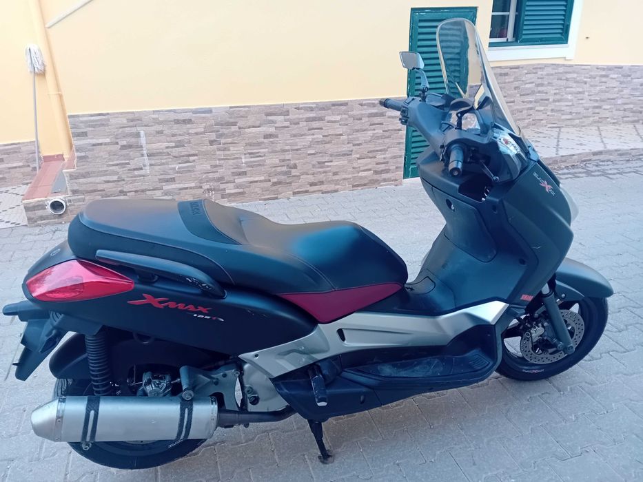 Yamaha X-max Black Max 125cc