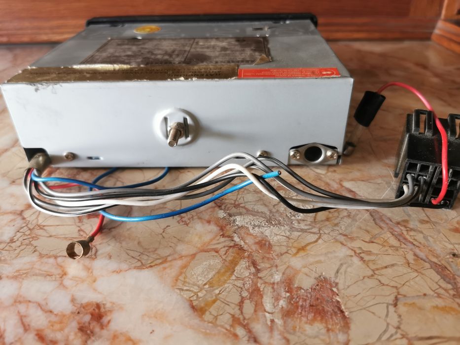 Rádios Auto (18 cm Largura)