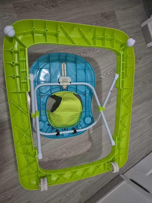 Andador para bebé marca Chipolino