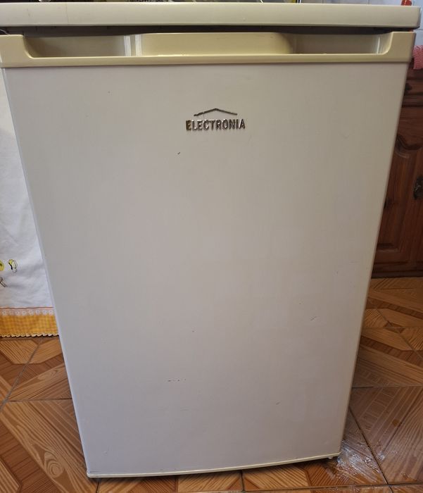 Vendo Mini Frigorífico da marca Electronia