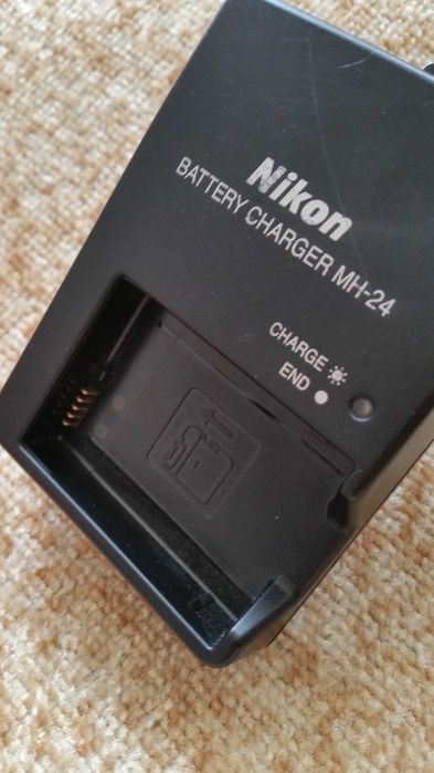 Ladowarka NIKON MH-24