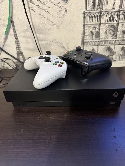 Игрова консоль Xbox one x 1tb