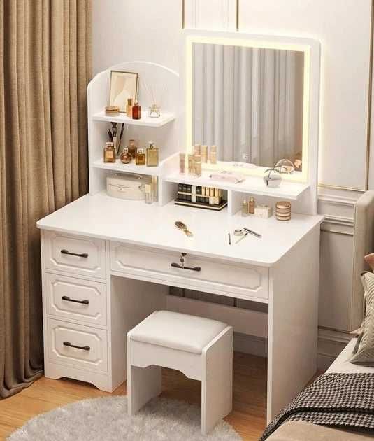 Туалетний столик для макіяжу з LED дзеркалом та пуфиком в комплекті