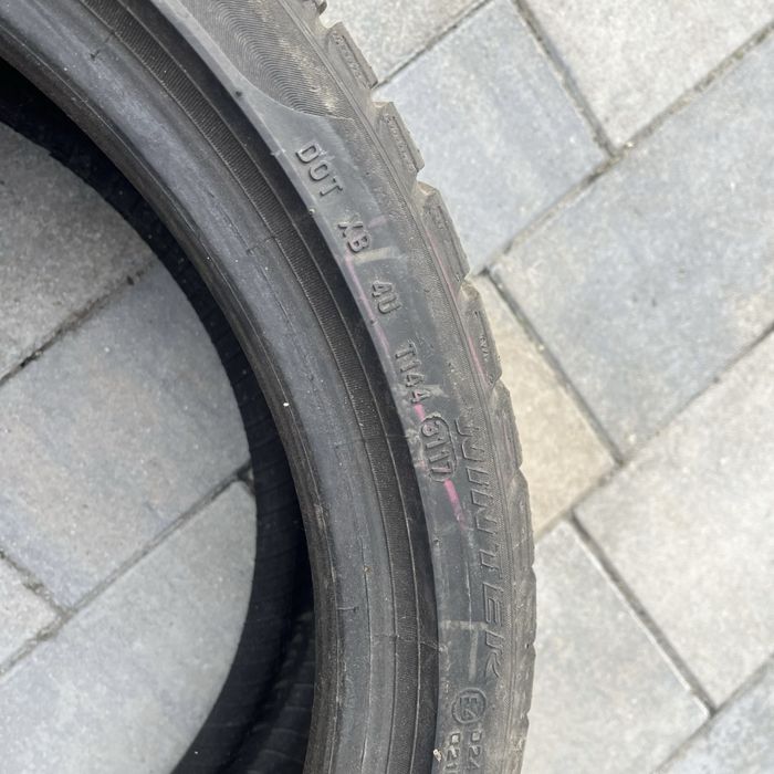 Opona  samochodowa  40R18 pirelli 225