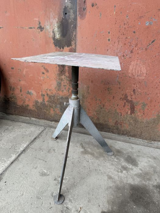 Стіл металевий під столешню