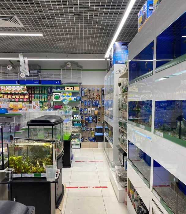 Продаж фасадного приміщення з орендарем у трафіковому місці Окупність
