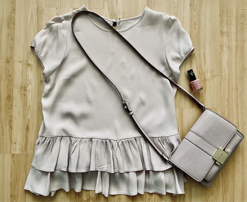 Luźna bluzka z falbankami Mohito, pudrowy róż