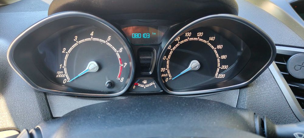 Ford Fiesta - mały przebieg.