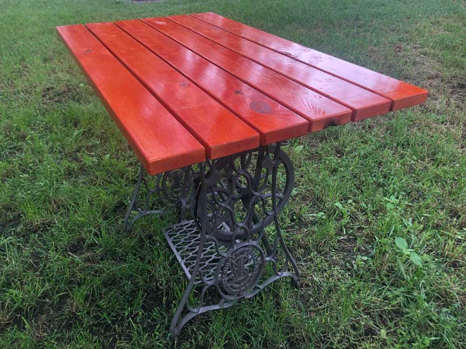 Столики в сад, кафе или на море