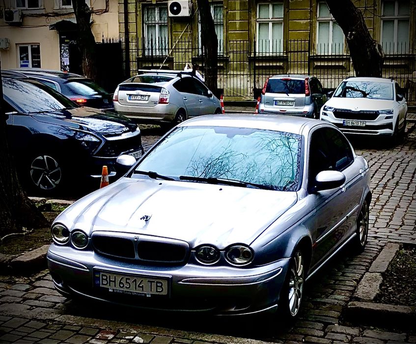 Машина на ходу, полный привод, 3.0 бензин v6 2001 года, после ДТП