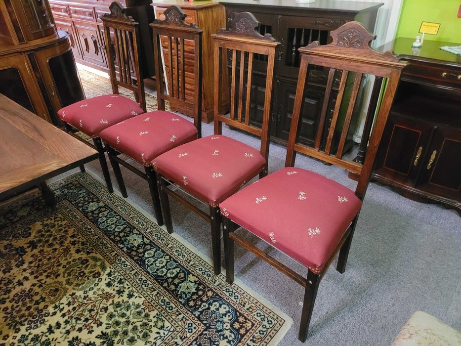 Cadeiras antigas em muito bom estado geral - Valor unitário