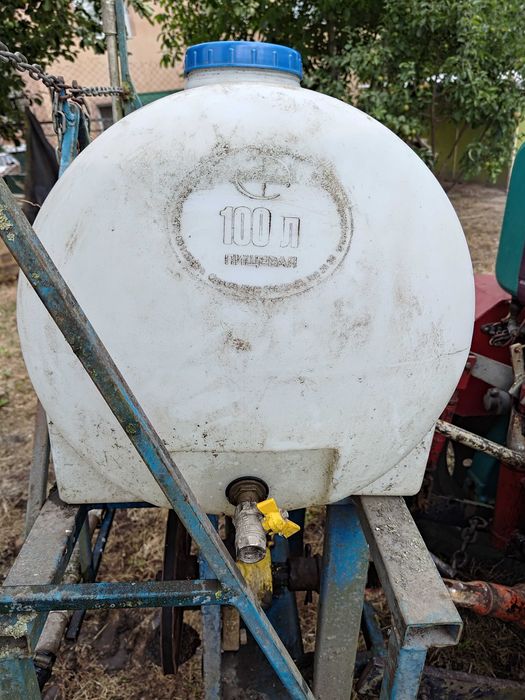 Оприскувач навісний до трактора