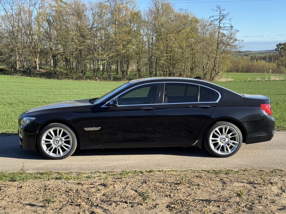 BMW Seria 7 740d dociągi masaże itp