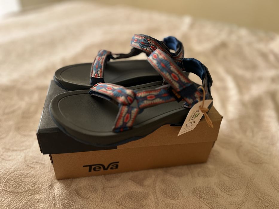 Продам босоніжки фірмові TEVA, розмір  31. Нові