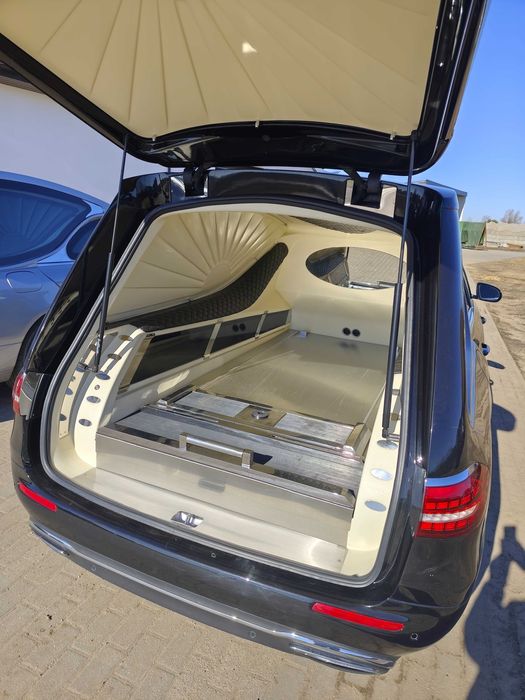 Karawan pogrzebowy stan idealny pakiet Amg