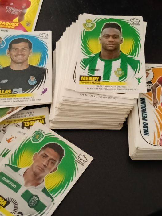 Grande lote de cromos de futebol