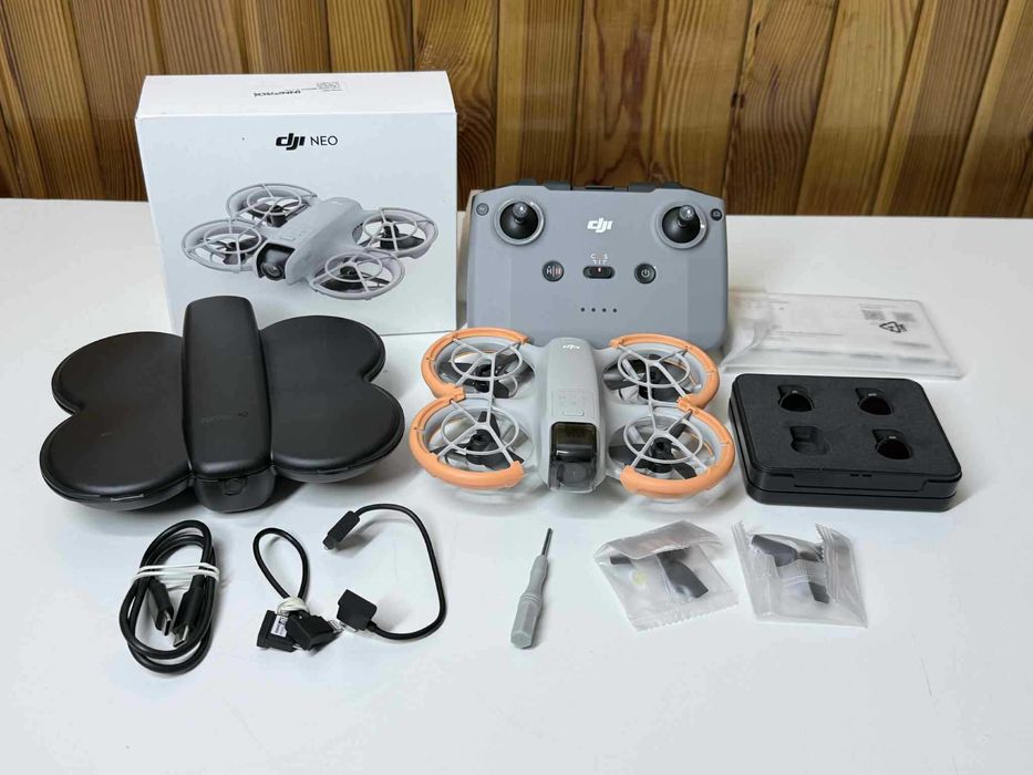 Dron DJI Neo + DJI pilot + 2 baterie + inne dodatki