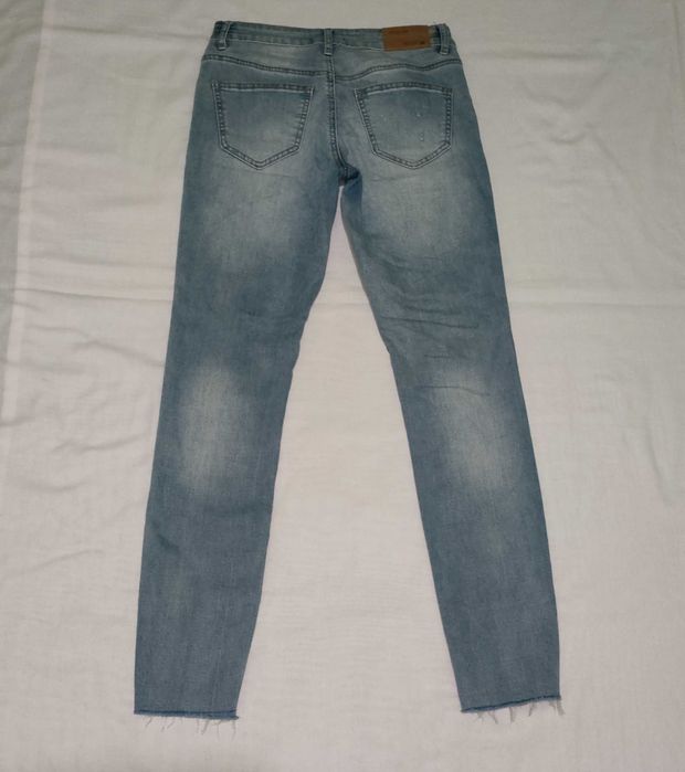P106 Spodnie jeansowe Diverse r. 34