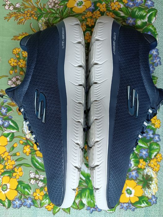 Чоловічі кросівки Skechers Lite-Weight.