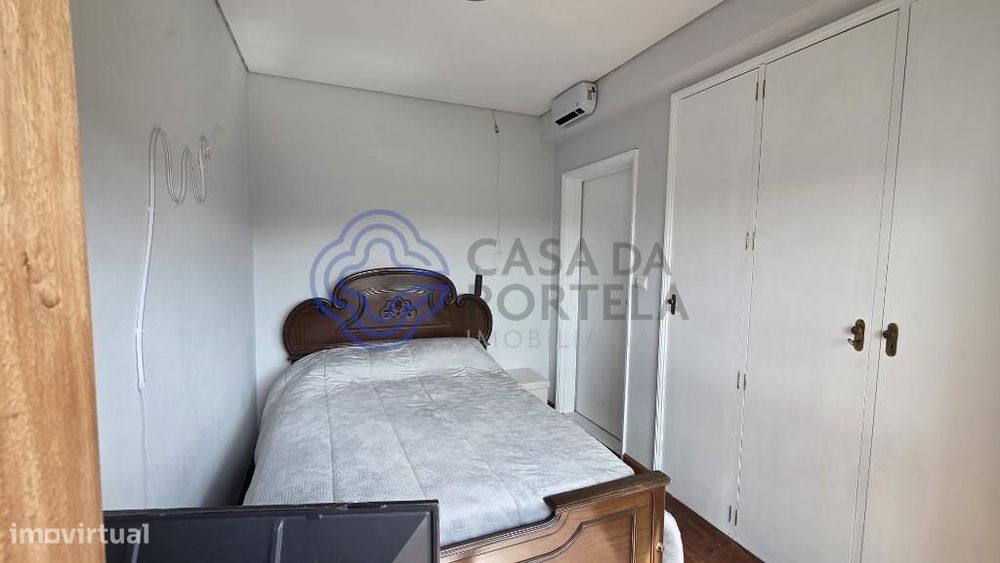 Apartamento T2 com garagem, jardim privativo e excelente localização