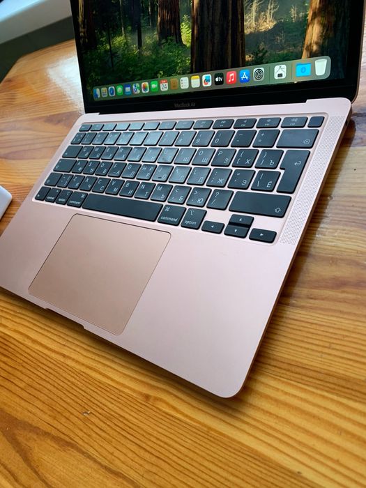 MacBook Air 2020 256gb 6-7годин акб.