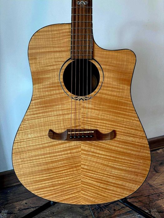 Gitara elektroakustyczna Fender T-Bucket 400CE